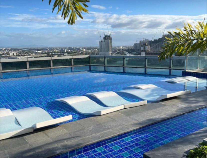Classy 2Br Suite At Eastwood City With Pool And City Skyline View Manila Exterior foto